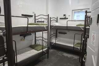 Хостелы Z-Hostel Киев Кровать в общем 8-местном номере-1